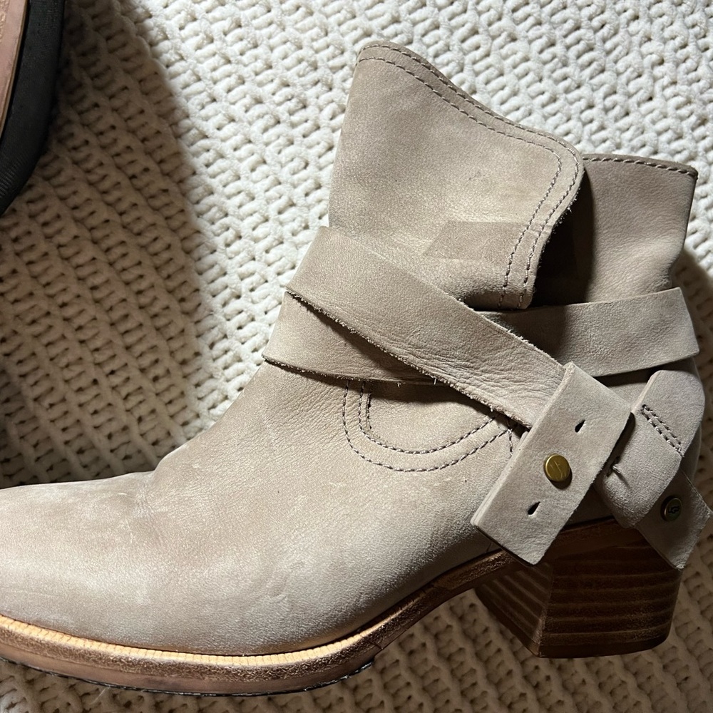 UGGs, size 5, Taupe Suede Ankle Bootie with Wrap Strap